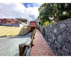 Exclusiva villa de lujo en El Madroñal – Tu oasis privado en Tenerife Sur con piscina y vistas de