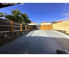 Exclusiva villa de lujo en El Madroñal – Tu oasis privado en Tenerife Sur con piscina y vistas de