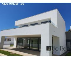 VILLAS DUQUESA GOLF & BEACH: EXCLUSIVIDAD Y LUJO A 600M DEL MAR CON VISTAS PANORÁMICAS