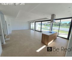 VILLAS DUQUESA GOLF & BEACH: EXCLUSIVIDAD Y LUJO A 600M DEL MAR CON VISTAS PANORÁMICAS