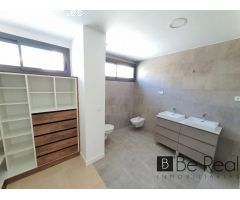 VILLAS DUQUESA GOLF & BEACH: EXCLUSIVIDAD Y LUJO A 600M DEL MAR CON VISTAS PANORÁMICAS