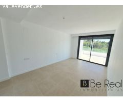 VILLAS DUQUESA GOLF & BEACH: EXCLUSIVIDAD Y LUJO A 600M DEL MAR CON VISTAS PANORÁMICAS