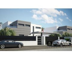 VILLAS DUQUESA GOLF & BEACH: EXCLUSIVIDAD Y LUJO A 600M DEL MAR CON VISTAS PANORÁMICAS