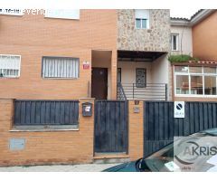 CHALET ADOSADO EN PANTOJA CON 3 DORMITORIOS