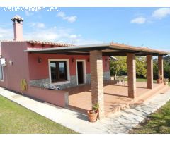 FANTASTICA VILLA UBICADA A 5 MINUTOS DE LA CIUDAD. FINCA DE 10.000 M2