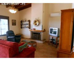 FANTASTICA VILLA UBICADA A 5 MINUTOS DE LA CIUDAD. FINCA DE 10.000 M2