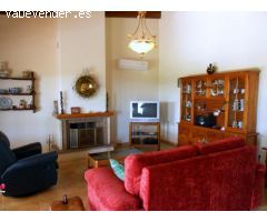 FANTASTICA VILLA UBICADA A 5 MINUTOS DE LA CIUDAD. FINCA DE 10.000 M2
