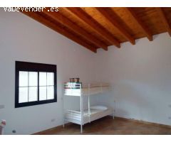FANTASTICA VILLA UBICADA A 5 MINUTOS DE LA CIUDAD. FINCA DE 10.000 M2