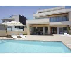 Lujosa villa en Campoamor (Alicante)