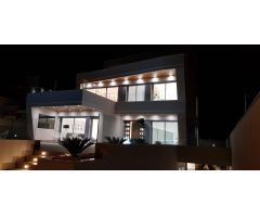 Lujosa villa en Campoamor (Alicante)