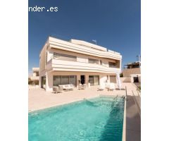 Lujosa villa en Campoamor (Alicante)