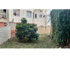 Casa con dos viviendas y terreno urbanizable – A 5 Minutos del Centro de Blanes!