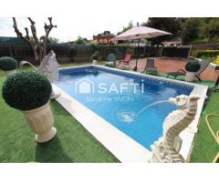 Preciosa casa con piscina y vistas despejadas!!