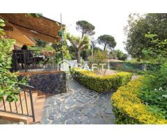 Preciosa casa con piscina y vistas despejadas!!