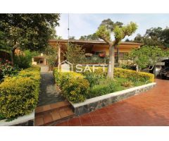Preciosa casa con piscina y vistas despejadas!!