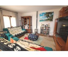 Preciosa casa con piscina y vistas despejadas!!