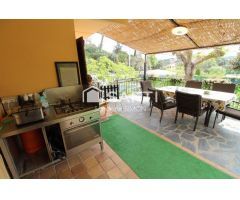 Preciosa casa con piscina y vistas despejadas!!
