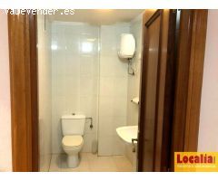 Céntrico local para reconvertir en Torrelavega.