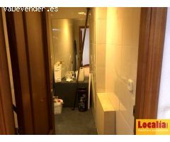 Céntrico local para reconvertir en Torrelavega.