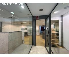 Se vende bajo comercial en Centro Comercial Área Central -Santiago de Compostela de 110m2, ubicado 