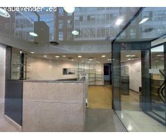 Se vende bajo comercial en Centro Comercial Área Central -Santiago de Compostela de 110m2, ubicado 