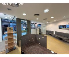 Se vende bajo comercial en Centro Comercial Área Central -Santiago de Compostela de 110m2, ubicado 