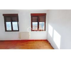 CASA EN LA FELGUERA CON PATIO SOLEADO Y VISTAS ESPECTACULARES