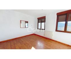CASA EN LA FELGUERA CON PATIO SOLEADO Y VISTAS ESPECTACULARES
