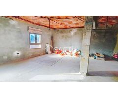 CASA EN LA FELGUERA CON PATIO SOLEADO Y VISTAS ESPECTACULARES