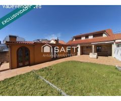 CASA EN VENTA EN PRIMERA LINEA DE PLAYA EN RIBEIRA