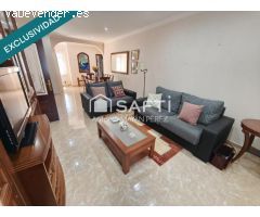 CASA EN VENTA EN PRIMERA LINEA DE PLAYA EN RIBEIRA