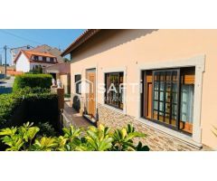 CASA EN VENTA EN AREEIROS - CASTIÑEIRAS - RIBEIRA