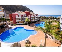 Exclusiva Villa en El Rincón, Los Cristianos – Vistas al Mar, Terrazas y Jacuzzi Privado