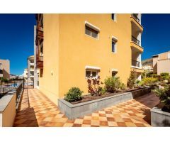 Exclusiva Villa en El Rincón, Los Cristianos – Vistas al Mar, Terrazas y Jacuzzi Privado