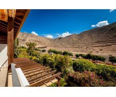 Exclusiva Villa en El Rincón, Los Cristianos – Vistas al Mar, Terrazas y Jacuzzi Privado