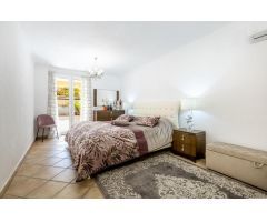 Exclusiva Villa en El Rincón, Los Cristianos – Vistas al Mar, Terrazas y Jacuzzi Privado