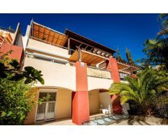 Exclusiva Villa en El Rincón, Los Cristianos – Vistas al Mar, Terrazas y Jacuzzi Privado