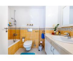 Exclusiva Villa en El Rincón, Los Cristianos – Vistas al Mar, Terrazas y Jacuzzi Privado