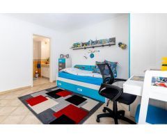 Exclusiva Villa en El Rincón, Los Cristianos – Vistas al Mar, Terrazas y Jacuzzi Privado