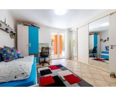 Exclusiva Villa en El Rincón, Los Cristianos – Vistas al Mar, Terrazas y Jacuzzi Privado
