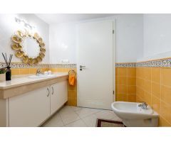 Exclusiva Villa en El Rincón, Los Cristianos – Vistas al Mar, Terrazas y Jacuzzi Privado