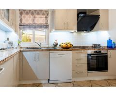 Exclusiva Villa en El Rincón, Los Cristianos – Vistas al Mar, Terrazas y Jacuzzi Privado