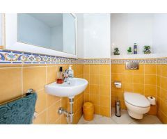 Exclusiva Villa en El Rincón, Los Cristianos – Vistas al Mar, Terrazas y Jacuzzi Privado