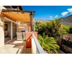 Exclusiva Villa en El Rincón, Los Cristianos – Vistas al Mar, Terrazas y Jacuzzi Privado