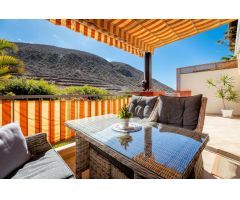 Exclusiva Villa en El Rincón, Los Cristianos – Vistas al Mar, Terrazas y Jacuzzi Privado