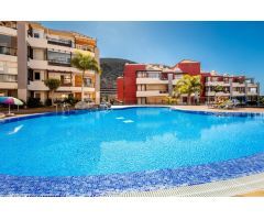 Exclusiva Villa en El Rincón, Los Cristianos – Vistas al Mar, Terrazas y Jacuzzi Privado