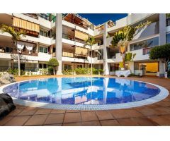Exclusiva Villa en El Rincón, Los Cristianos – Vistas al Mar, Terrazas y Jacuzzi Privado
