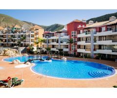 Exclusiva Villa en El Rincón, Los Cristianos – Vistas al Mar, Terrazas y Jacuzzi Privado