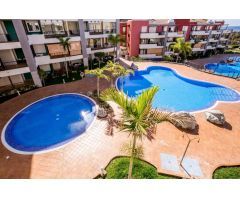 Exclusiva Villa en El Rincón, Los Cristianos – Vistas al Mar, Terrazas y Jacuzzi Privado