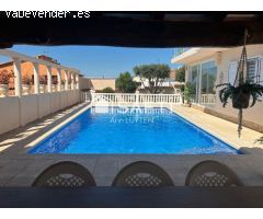 Casa con dos viviendas en venta Mas Fumats Roses